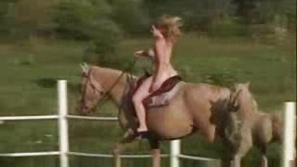 Die dreckige Pornoschlampe Kelly Steele bekommt ihr Arschloch deutsche mutter porn in einem Hardcore-Analfick-Video aufgerissen