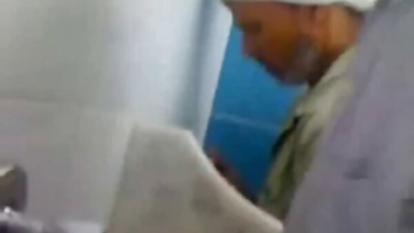 Üppige lesbische Äbtissin lecken sich in russische mutter porn verschiedenen Stellungen gegenseitig die feuchten Fotzen