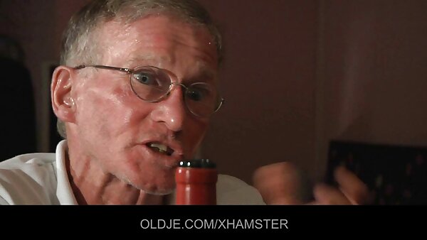 Das junge brünette Luder Samantha Green mutter sex kostenlos macht einen Dreier anal