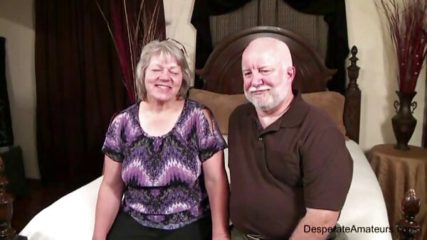 Die unzüchtige, kurvige reife mutti sex Milf Vanilla Skye springt auf einen massiven Schwanz