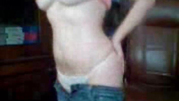 Zwei Männer füttern die sexy Yu pornofilme mutter und tochter mit Schwänzen, nachdem sie sie gefingert haben