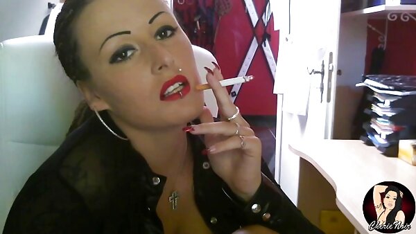 So deutsche mutter will sex reitet eine spritzige indische Brünette einen Touristenschwanz