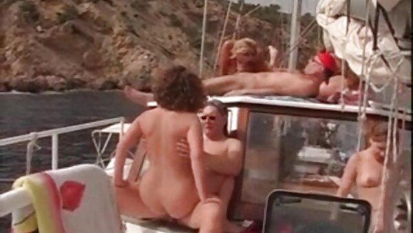 Die geile Wichserin Nikki german mutter porn tube Sexx bekommt die Chance, einen steifen und heißen Schwanz zu reiten