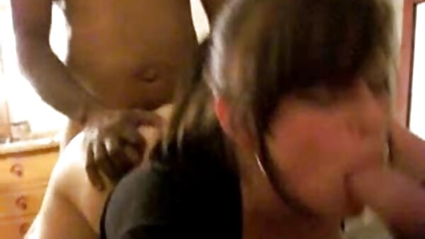 Cherry Torn und tante zum sex gezwungen ihre versaute Freundin werden in einem BDSM-Sexvideo an der Decke aufgehängt