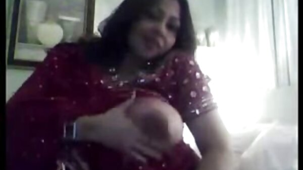 Die ruinierte indische Hacke bekommt ihren oma inzest sex bärtigen Punani in seitlicher Pose hart gebohrt